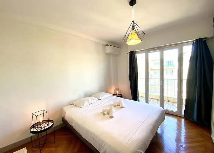 Large Flat Terrace Sea View, Promenade Des * Nice