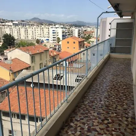 Апартаменты Large Flat Terrace Sea View, Promenade Des *